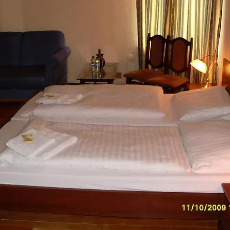 Ark Am Hauptbahnhof 2* ברלין